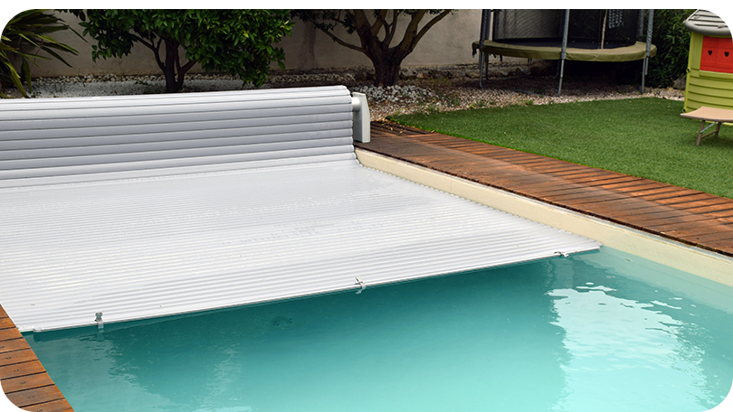 Volet piscine PVC gris